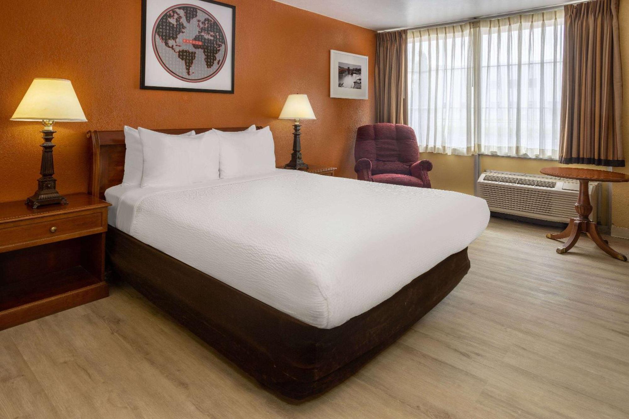Ramada By Wyndham Rome - Verona Экстерьер фото